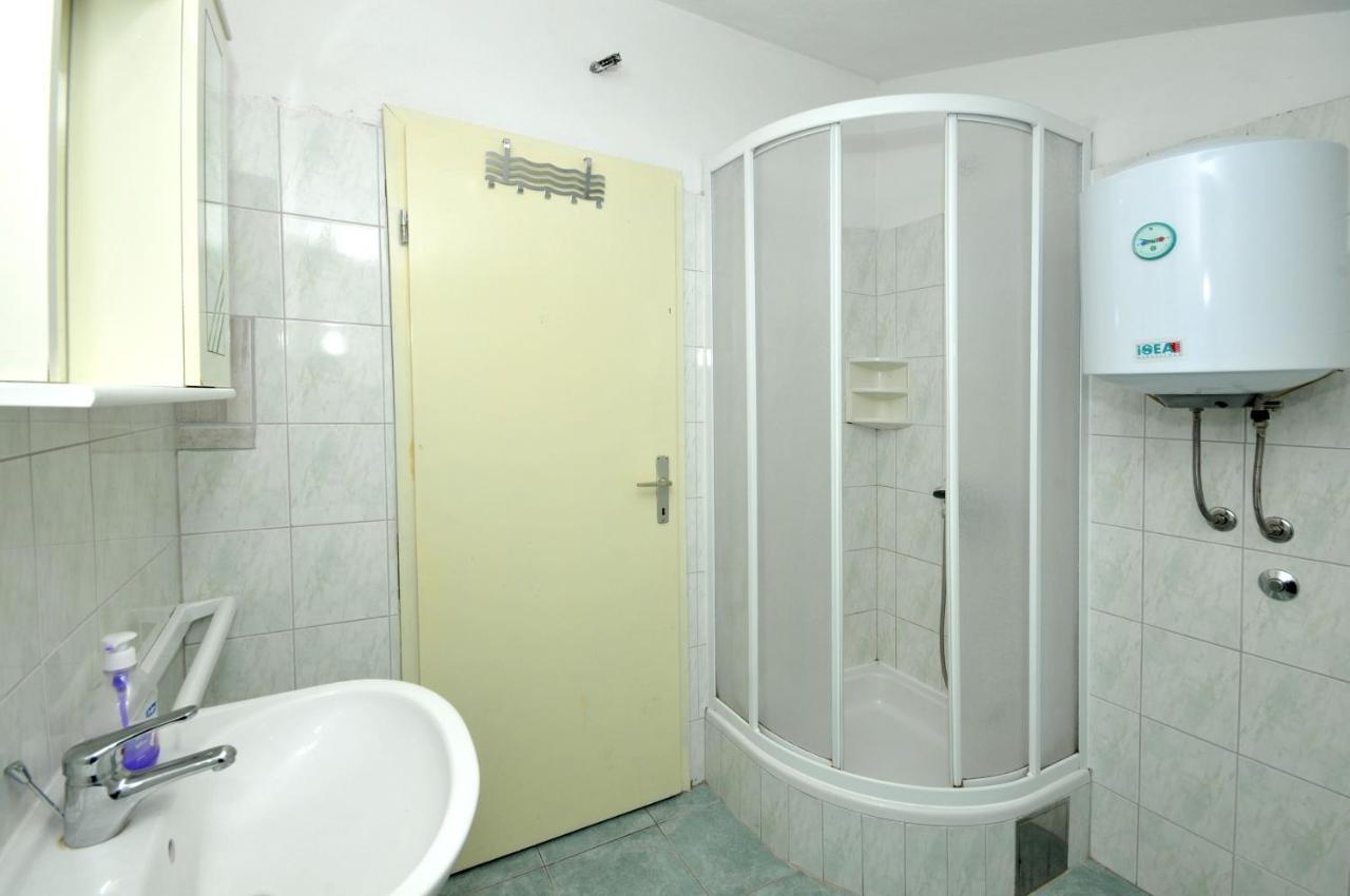 Apartments With A Parking Space Okrug Donji, Ciovo - 13732 Donji Okrug  ภายนอก รูปภาพ