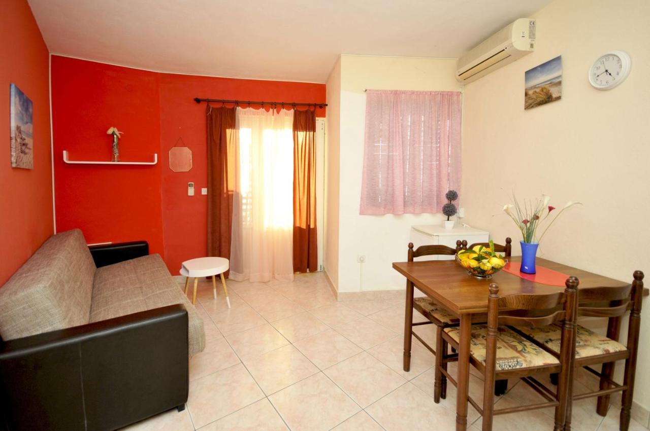 Apartments With A Parking Space Okrug Donji, Ciovo - 13732 Donji Okrug  ภายนอก รูปภาพ