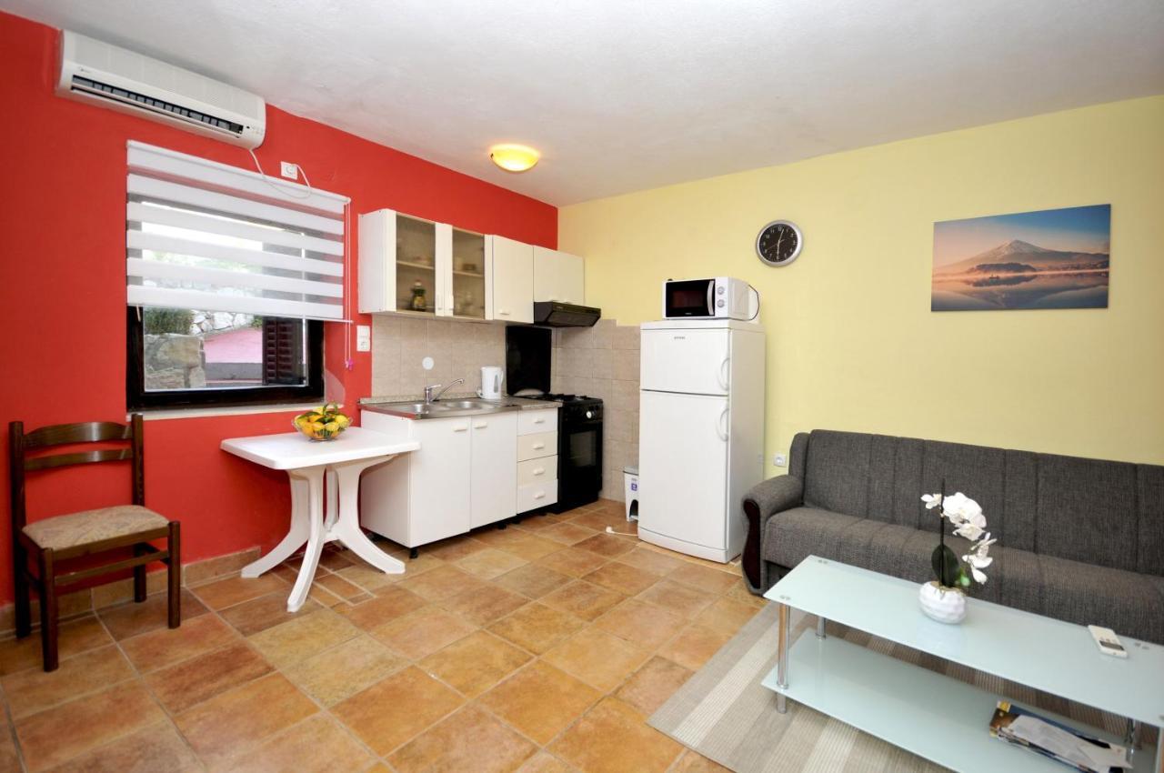 Apartments With A Parking Space Okrug Donji, Ciovo - 13732 Donji Okrug  ภายนอก รูปภาพ