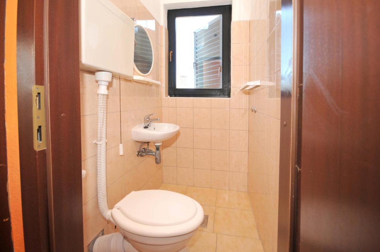 Apartments With A Parking Space Okrug Donji, Ciovo - 13732 Donji Okrug  ภายนอก รูปภาพ