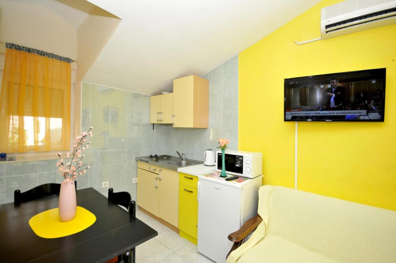 Apartments With A Parking Space Okrug Donji, Ciovo - 13732 Donji Okrug  ภายนอก รูปภาพ