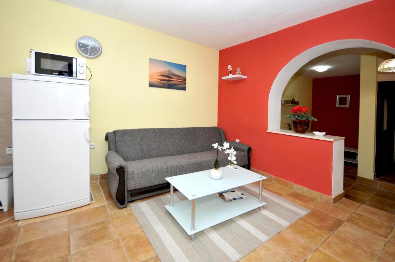 Apartments With A Parking Space Okrug Donji, Ciovo - 13732 Donji Okrug  ภายนอก รูปภาพ