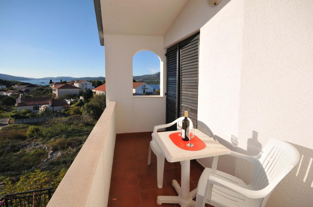 Apartments With A Parking Space Okrug Donji, Ciovo - 13732 Donji Okrug  ภายนอก รูปภาพ