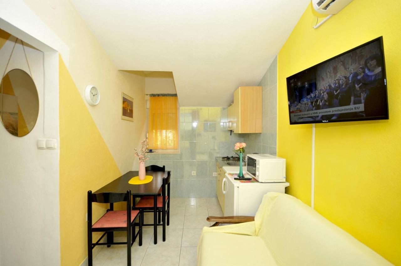 Apartments With A Parking Space Okrug Donji, Ciovo - 13732 Donji Okrug  ภายนอก รูปภาพ