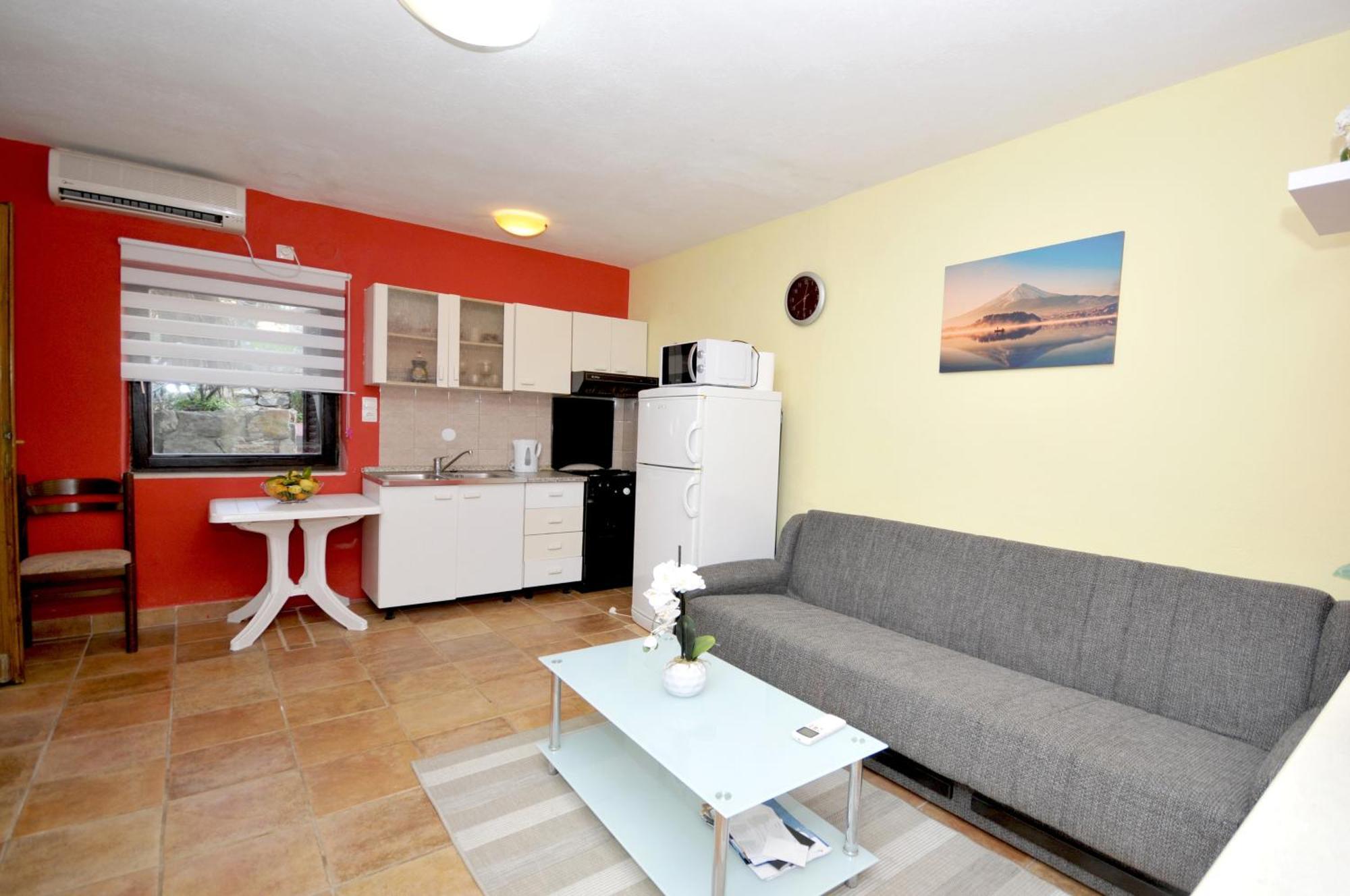 Apartments With A Parking Space Okrug Donji, Ciovo - 13732 Donji Okrug  ห้อง รูปภาพ