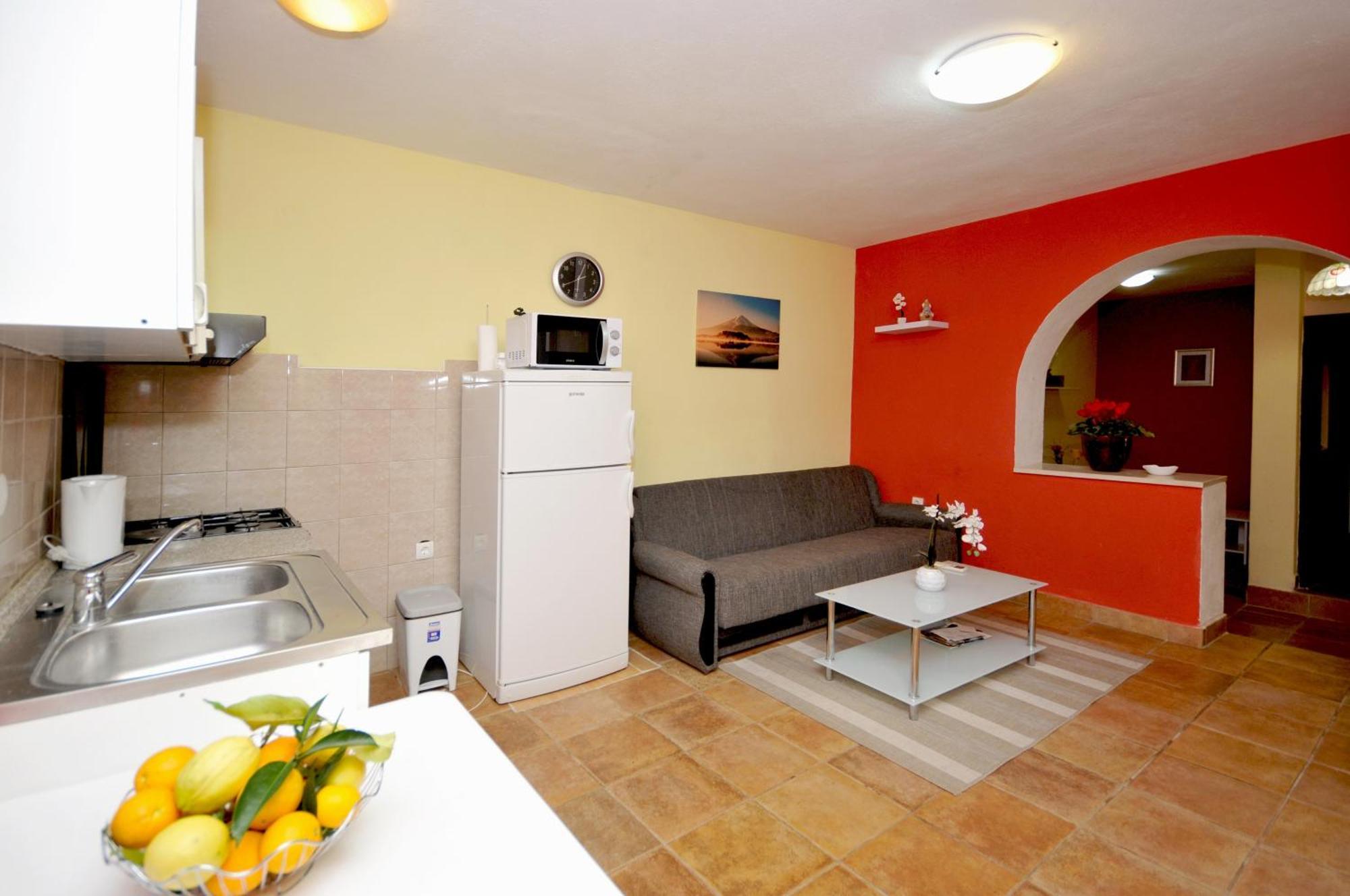 Apartments With A Parking Space Okrug Donji, Ciovo - 13732 Donji Okrug  ห้อง รูปภาพ