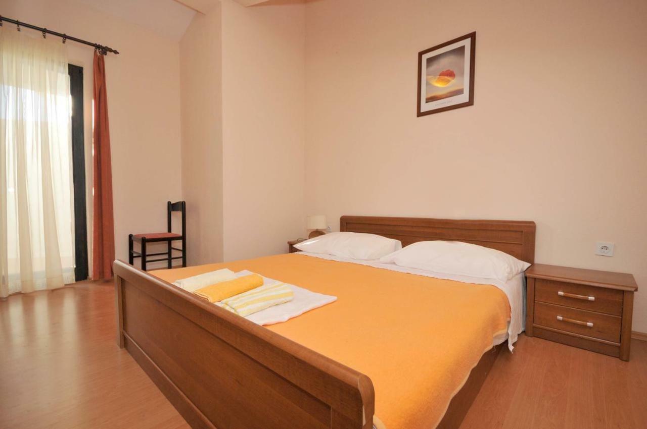 Apartments With A Parking Space Okrug Donji, Ciovo - 13732 Donji Okrug  ภายนอก รูปภาพ